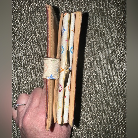 Preloved White Multicolor Murakami Kiss-Lock Wallet - Picture 3 of 8